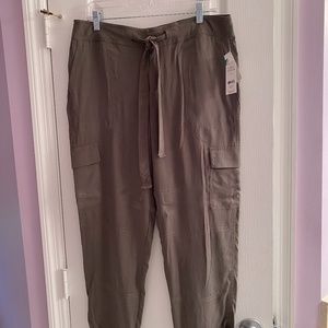 Lord & Taylor tencel cargo pants NWT size Medium